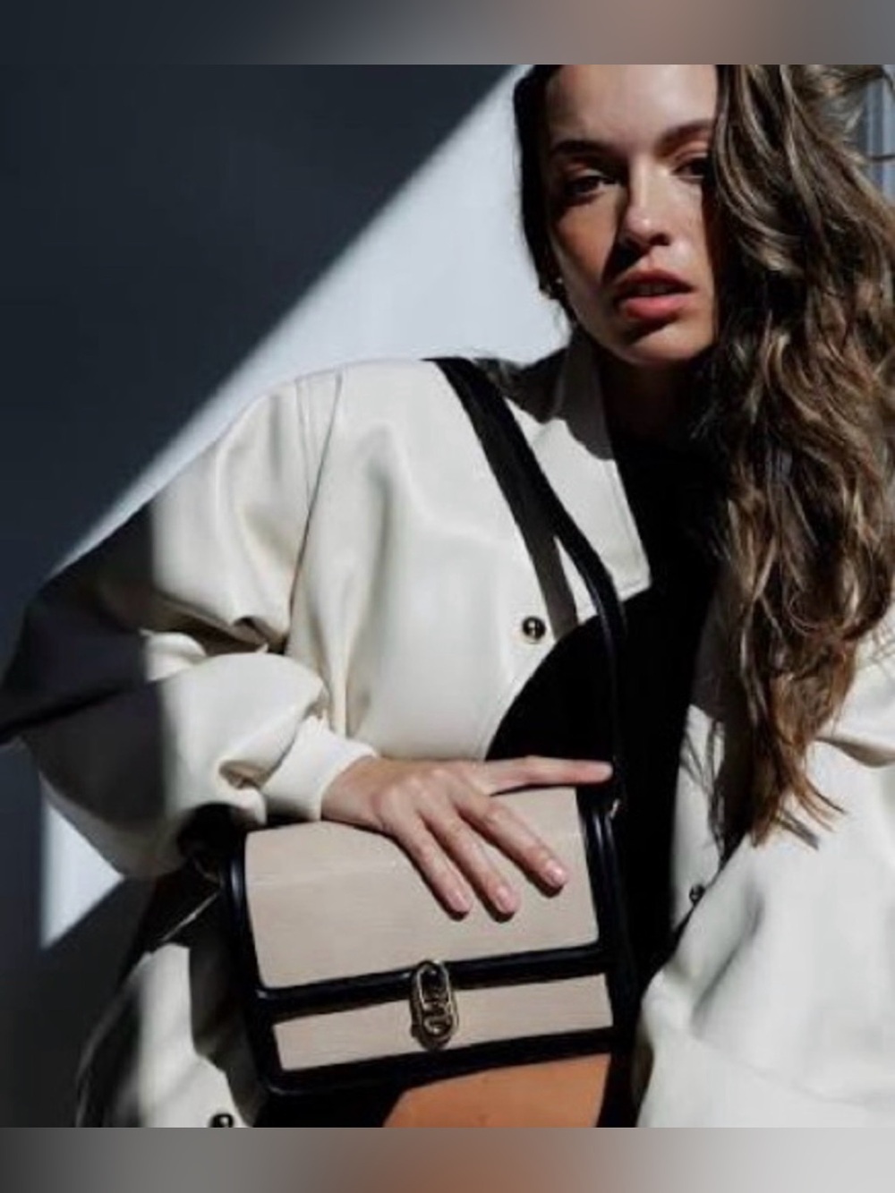 Jules kAE Beige and Black Crossbody Bag nwt